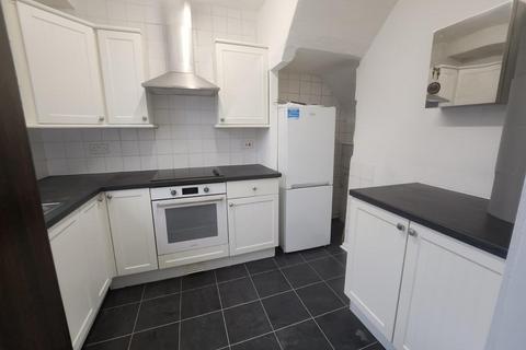 3 bedroom house to rent, Beechfield Avenue, Little Hulton, Manchester