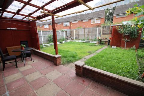 3 bedroom end of terrace house to rent, South Molton Road, London, E16