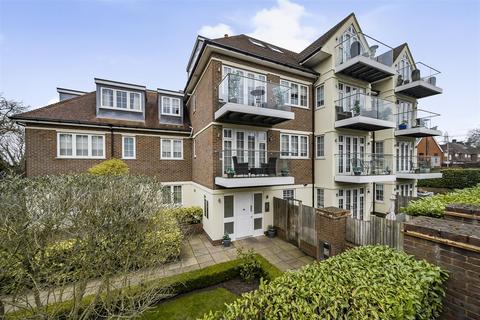 2 bedroom flat for sale, Sparrows Herne, Bushey WD23