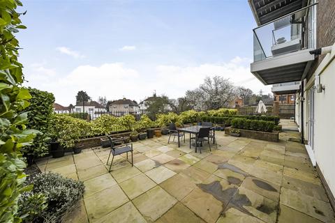 2 bedroom flat for sale, Sparrows Herne, Bushey WD23