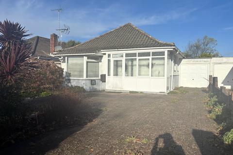 3 bedroom detached bungalow to rent, Goring-by-Sea, Worthing BN12