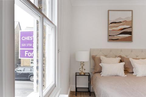 2 Connaught Road, Richmond, TW10 6DW
