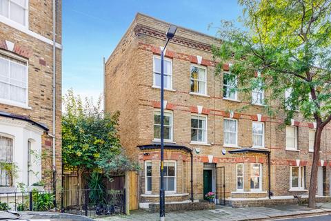 4 bedroom apartment for sale, Henshaw Street, London, SE17