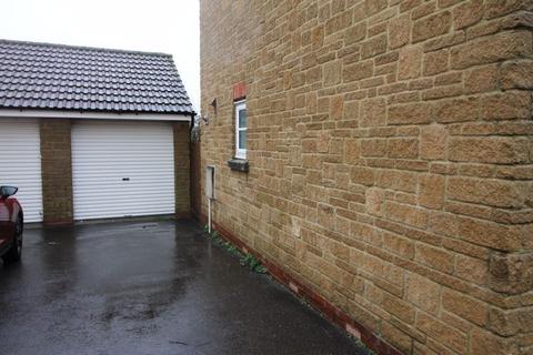 4 bedroom detached house to rent, Adams Meadow, Ilminster