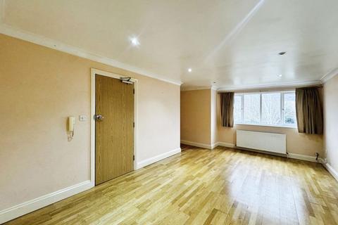 2 bedroom apartment to rent, Drayton Road, Borehamwood