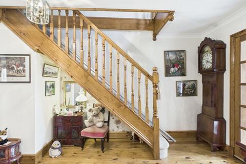 undefined, Llys Pencrug, Llandeilo