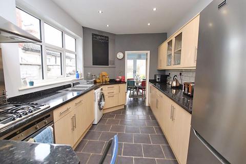 3 bedroom terraced house for sale, LEGSBY AVENUE, GRIMSBY