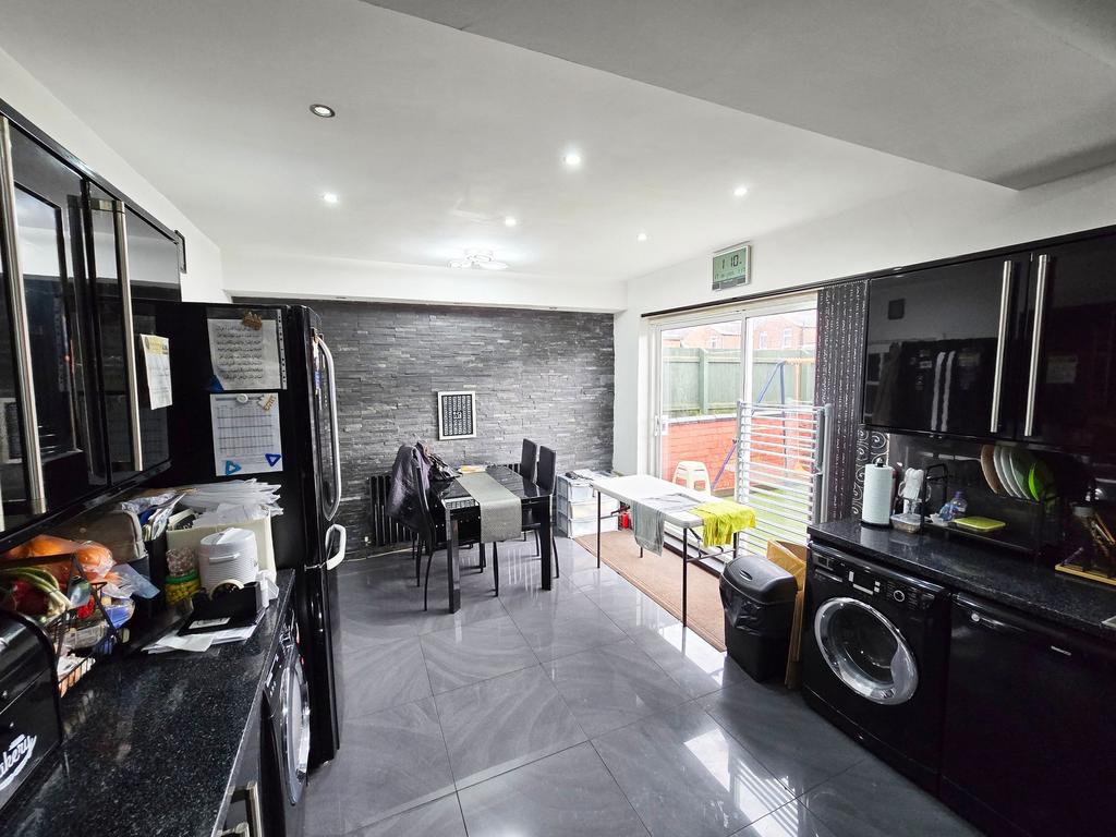 Kitchen &amp; Diner 3