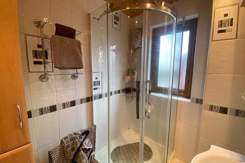 123 Broadway, Chadderton, Oldham, OL9 0EL