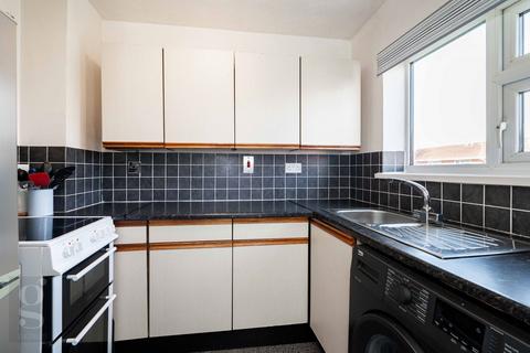 1 bedroom flat for sale, Newbury Court, Bobblestock, Hereford