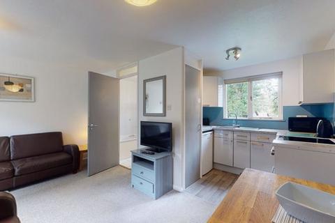 undefined, 26 Strawberry Hill, Tolroy Manor