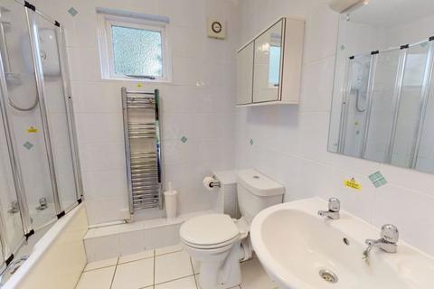 undefined, 26 Strawberry Hill, Tolroy Manor