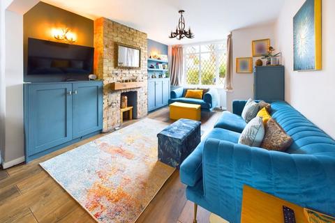 32 Hillcrest Road, Whyteleafe, CR3 0DJ