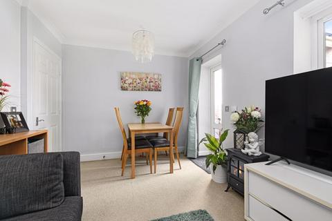 2 bedroom ground floor maisonette for sale, Rydens Avenue, Walton-On-Thames