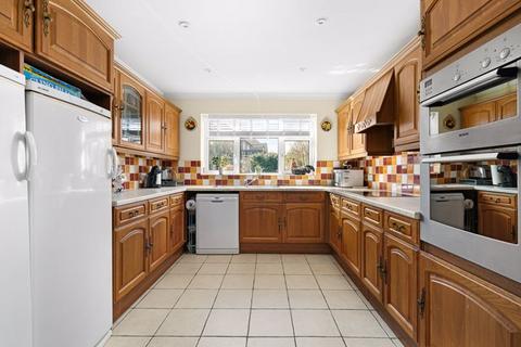 4 bedroom detached house for sale, Crosslands, Chertsey