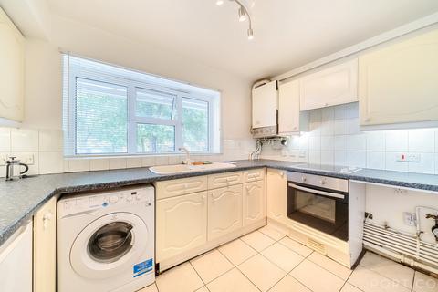 Studio to rent, Sparkford House, Battersea Church Road SW11