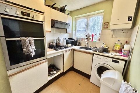 3 bedroom end of terrace house for sale, Partridge Close, Luton