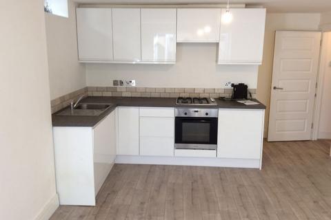 undefined, Uxbridge Road, Hampton Hill