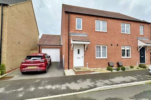 3 bedroom semi-detached house for sale, Bramble Crescent, Banbury - Upper chain in place