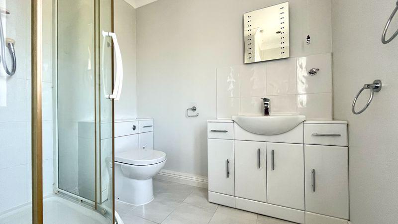 En-Suite to Bedroom