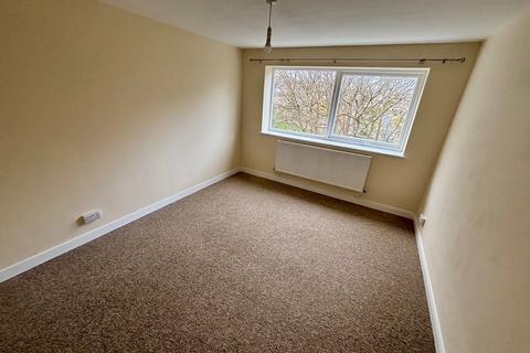 2 bedroom flat to rent, Kings Avenue