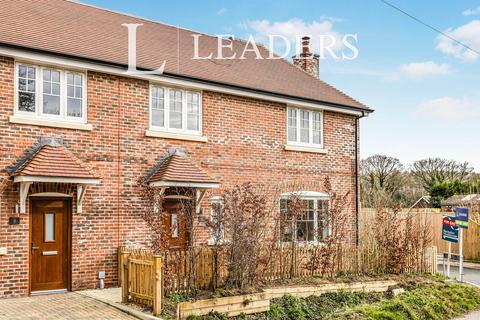 4 bedroom semi-detached house to rent, Acorn Gardens, Bell Lane