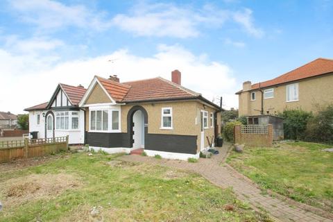 2 bedroom bungalow to rent, Wingfield Way, Ruislip