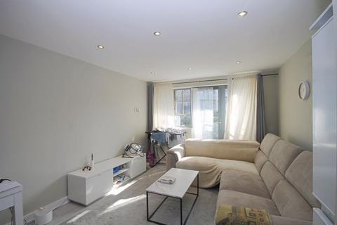 2 bedroom apartment for sale, Lapis Close, London