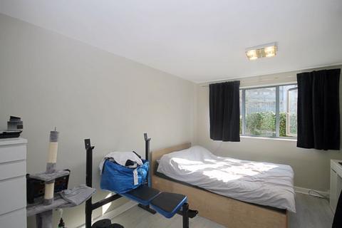 2 bedroom apartment for sale, Lapis Close, London