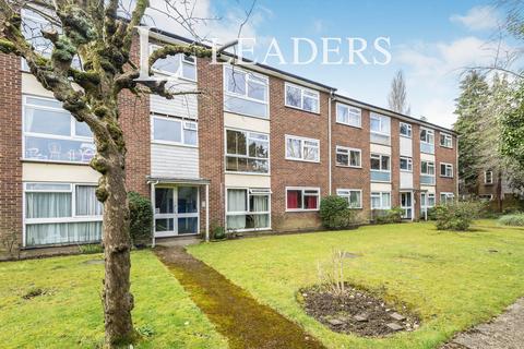 2 bedroom apartment to rent, Monks Walk, Reigate, RH2