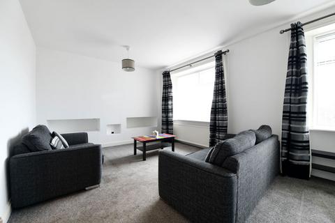 64d Byres Road, Kilwinning, KA13 6JU