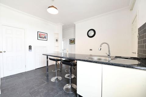64d Byres Road, Kilwinning, KA13 6JU