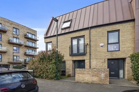 4 bedroom townhouse for sale, Holly Tree Crescent, Carshalton