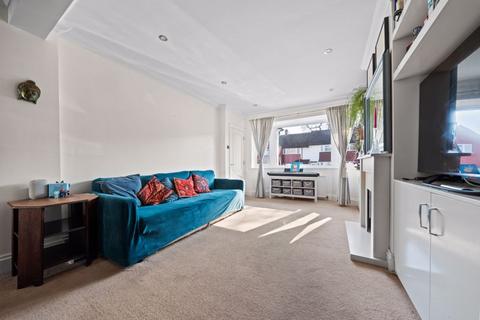 28 Arlington Drive, Carshalton, SM5 2EX