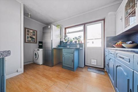28 Arlington Drive, Carshalton, SM5 2EX