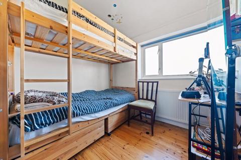 28 Arlington Drive, Carshalton, SM5 2EX