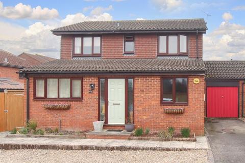 4 bedroom link detached house for sale, Church Hill, Cheddington