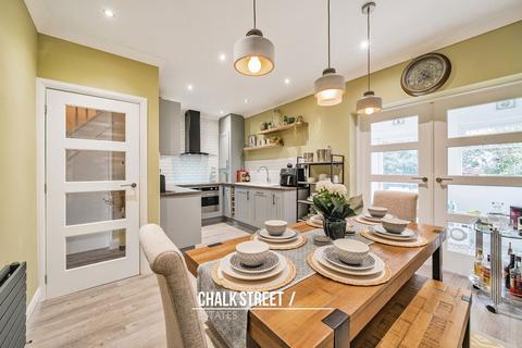 5 Warrington Gardens, Hornchurch, RM11 2AG
