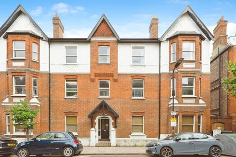 4 bedroom apartment to rent, Rowhill Mansions, Rowhill Road