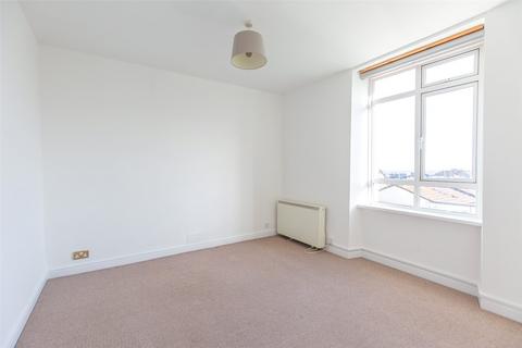 Flat 2, 4 Gloucester Row, Clifton, Bristol, BS8 4AW