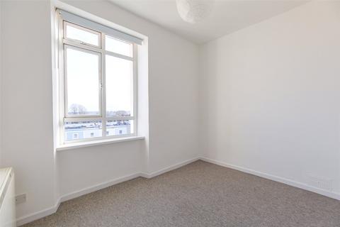 Flat 2, 4 Gloucester Row, Clifton, Bristol, BS8 4AW