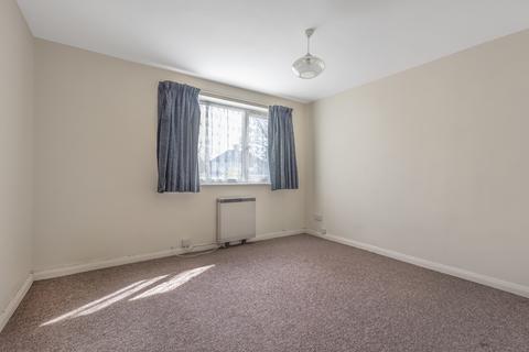 2 bedroom flat to rent, Pulker Close, Cowley