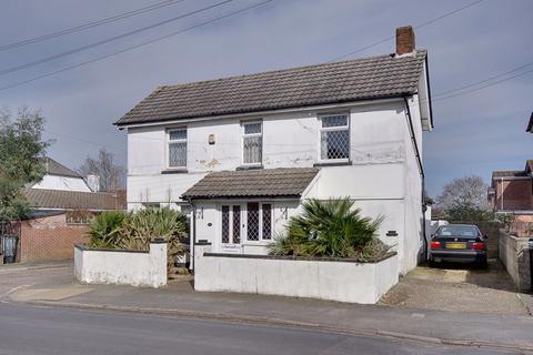 4 bedroom house for sale, Stunning Detached Home with Annex and Spacious Garden in the Heart of Moordown – A Must-See Family Property!