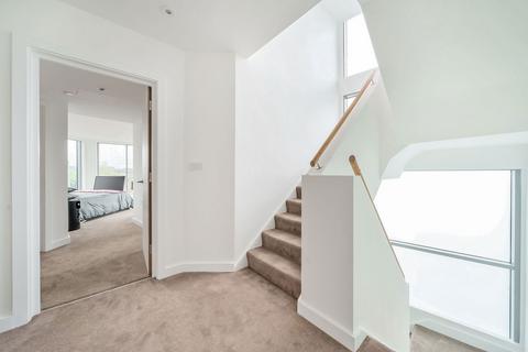 4 bedroom penthouse to rent, 17 Newport Street, London SE11