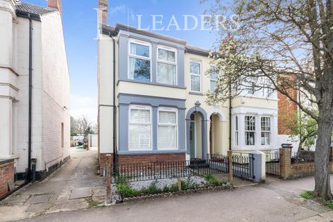 3 bedroom semi-detached house to rent, Lancaster Avenue , Hitchin SG5 1PA