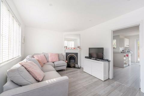 2 bedroom end of terrace house for sale, Colne Road, Twickenham,TW2