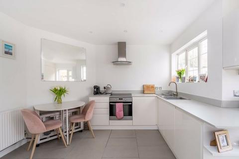 2 bedroom end of terrace house for sale, Colne Road, Twickenham,TW2