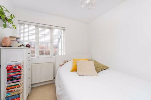 132a Colne Road, Twickenham, TW2 6QS
