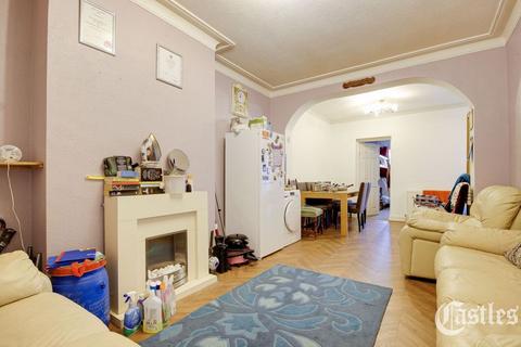 4 bedroom terraced house for sale, North Circular Road, London, N13