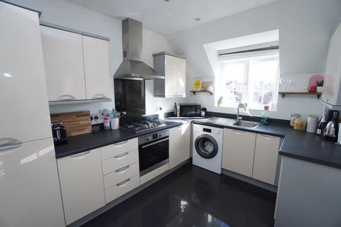 2 bedroom apartment for sale, Grange Drive, High Wycombe HP13